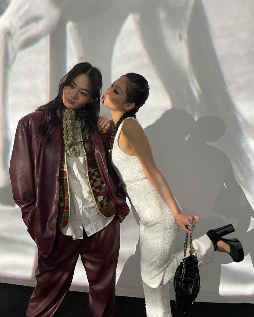 Jennie的CHANEL觀秀穿搭手袋是這款!