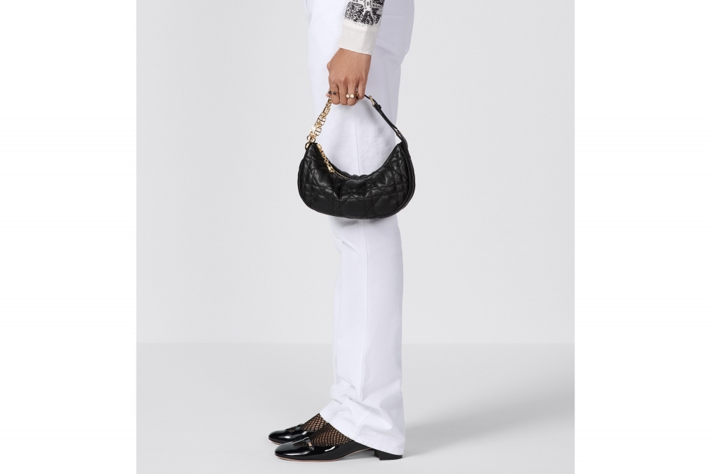 可折疊設計，可肩背或手提