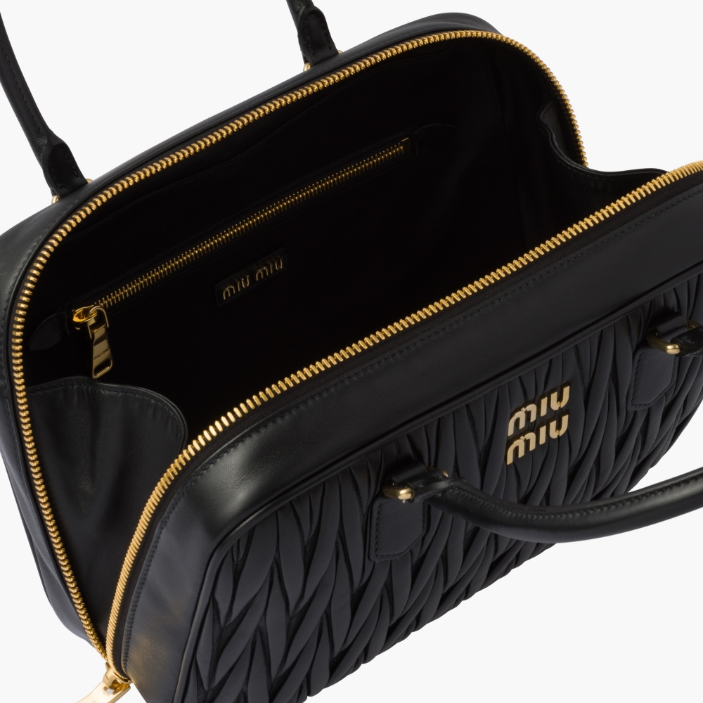 拉鍊式的開合設計