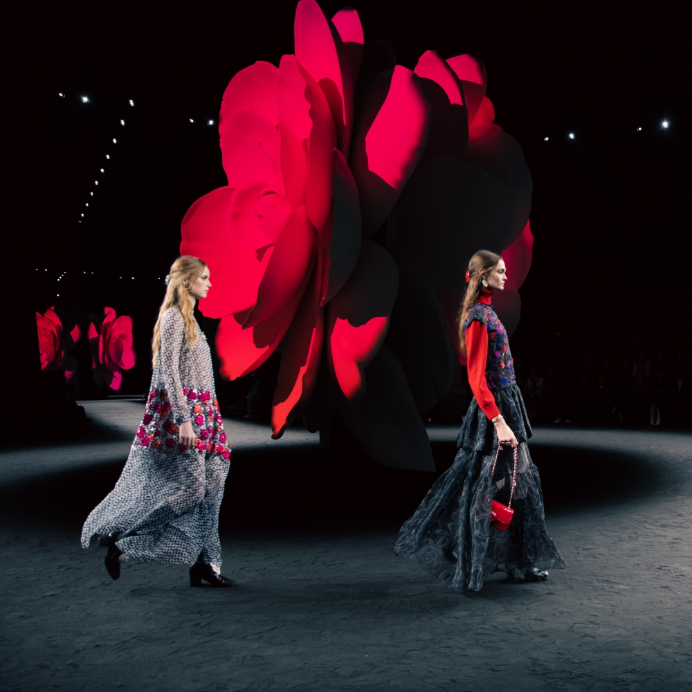 山茶花是該系列的主旋律