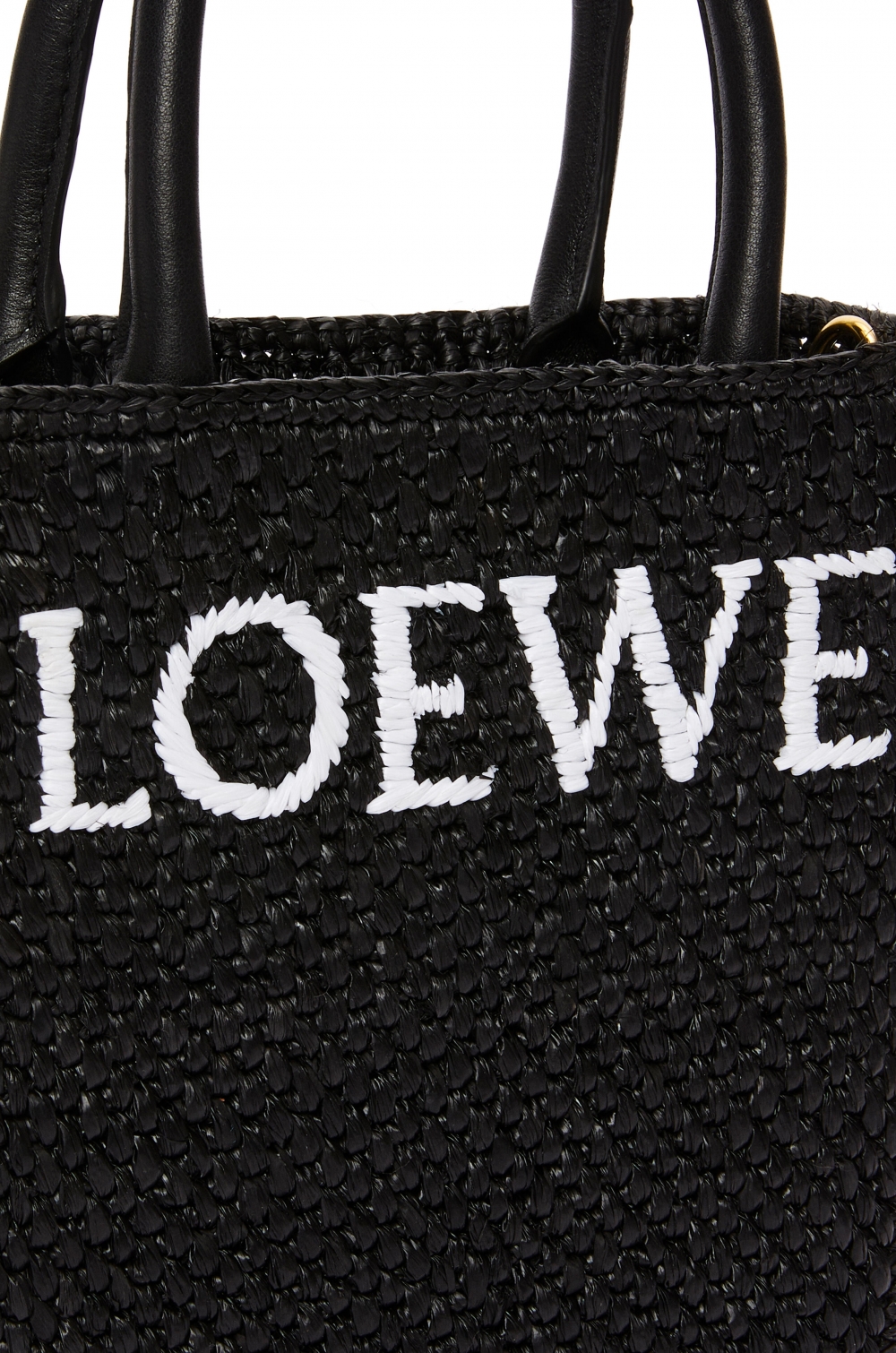 A5版本中心同樣有飾上LOEWE字母標誌。