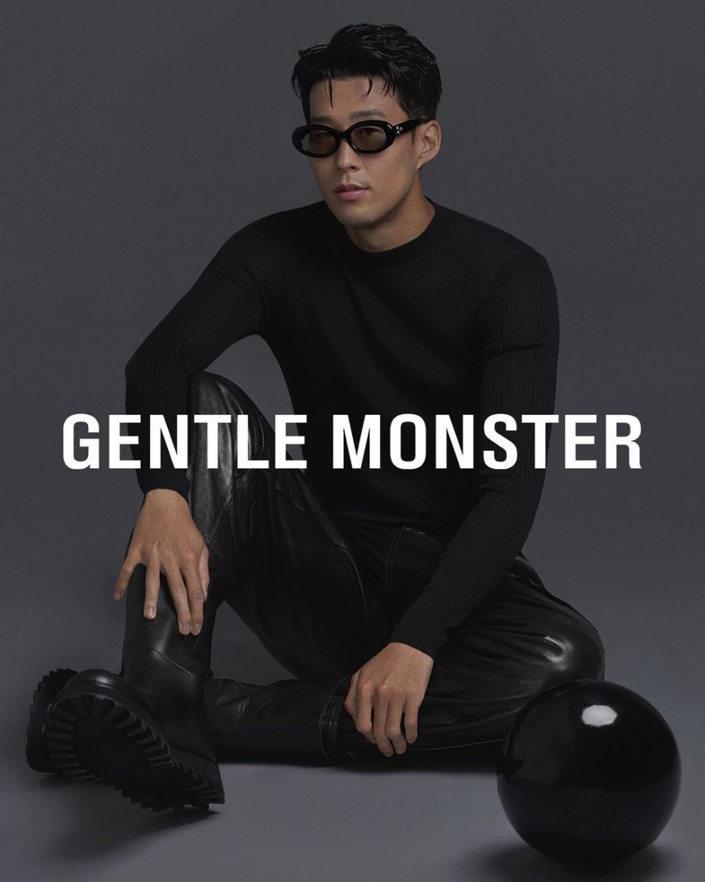 他為Gentle Monster拍攝的形象照。