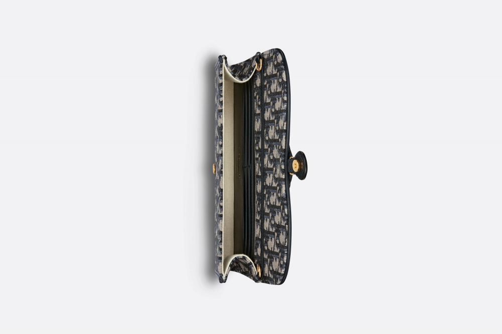 附有6個卡槽、1個貼袋