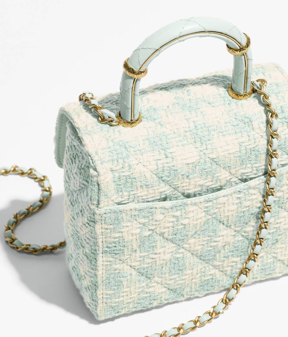 皮革手品裝飾有CHANEL經典菱格紋圖騰