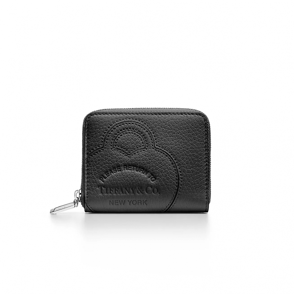 黑色的Return to Tiffany® Small Zip Wallet。