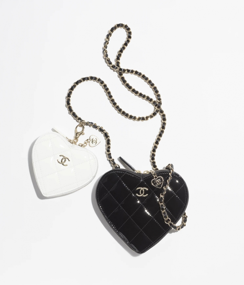 CHANEL Clutch With Chain