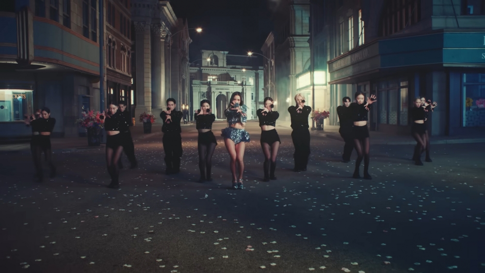 穿上來自Leey.Leey的the sequin set up亮片孔雀綠套裝