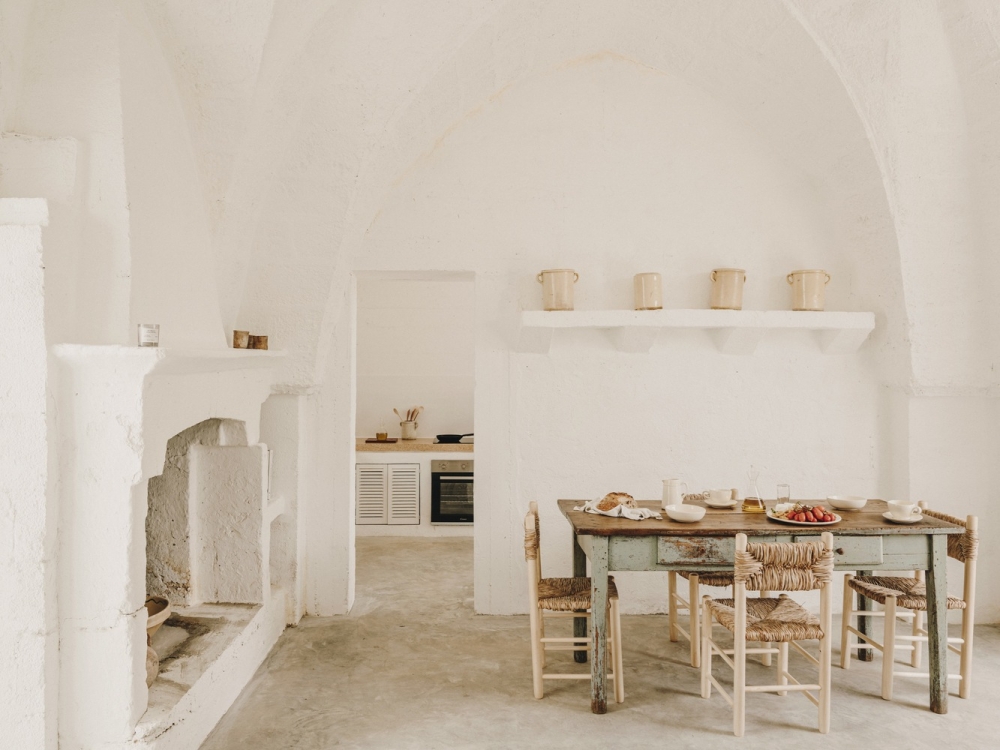 簡約的內裝與大自然融合為一。