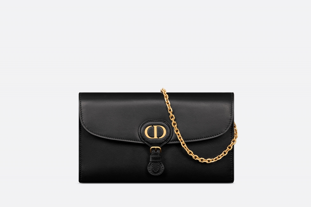 採用黑色光滑小牛皮