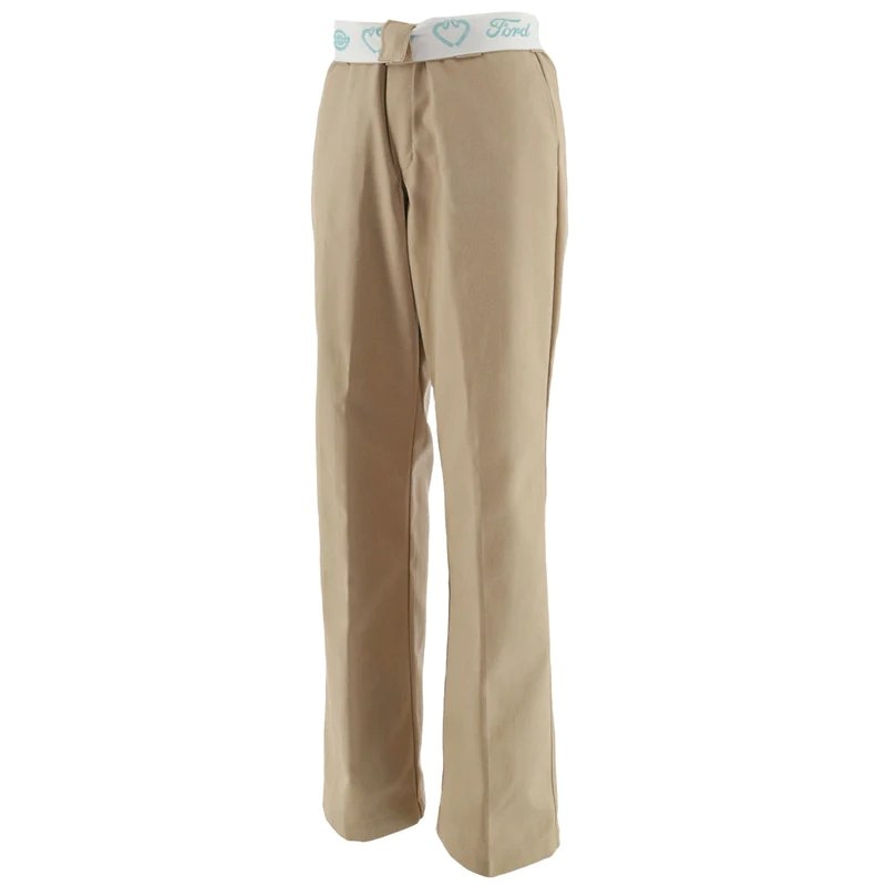 有著休閒設計的Ford x Sydney Sweeney 874 Work Pants。