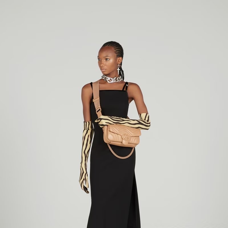 附有兩種揹帶，讓你可以隨心搭配。