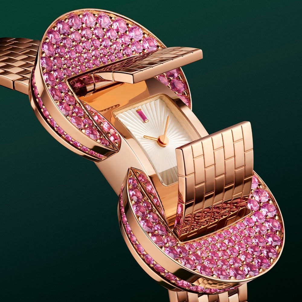 Van Cleef & Arpels 玫瑰金與鑽石搭配粉色藍寶石相得益彰