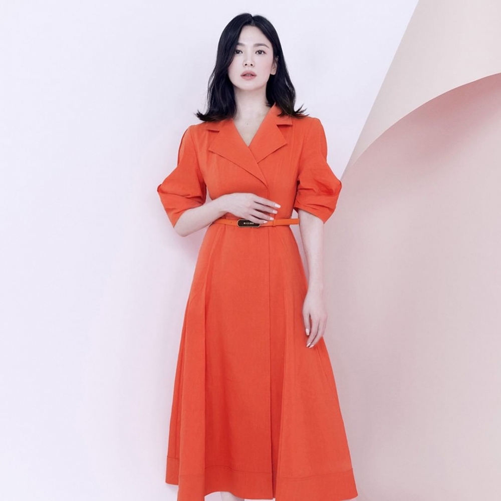 鮮豔的亮橘色也非常搶眼。