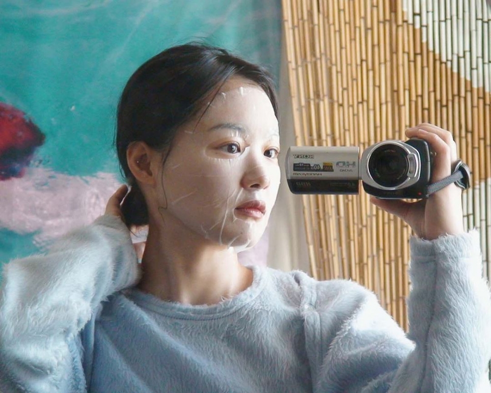 事實上蜜蜂面膜在韓國十分盛行,不少女明星都有其一套獨門配方。