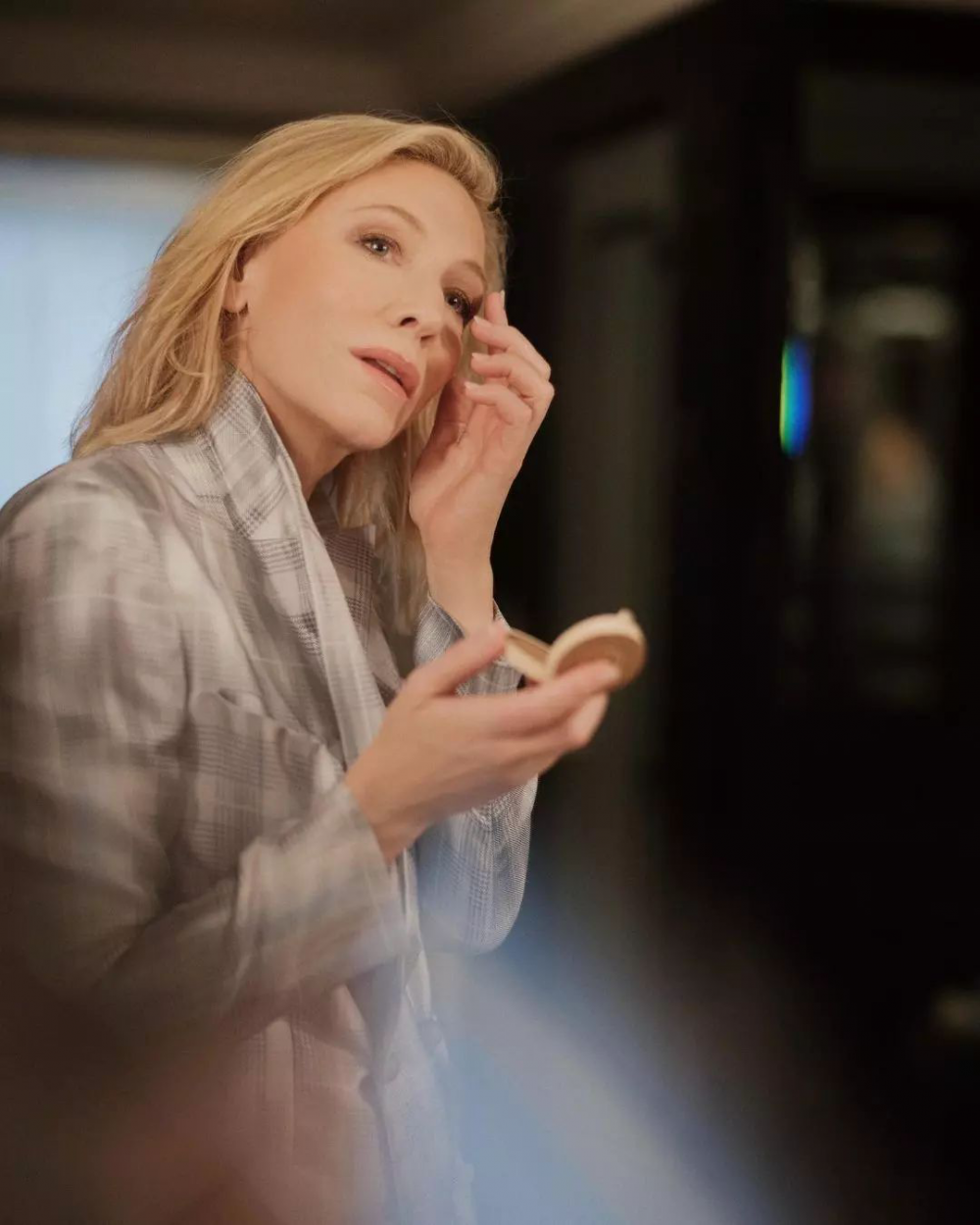 自成為Giorgio Armani Beauty首位全球代言人後，Cate Blanchett經常都會社交媒體上分享化妝照片。