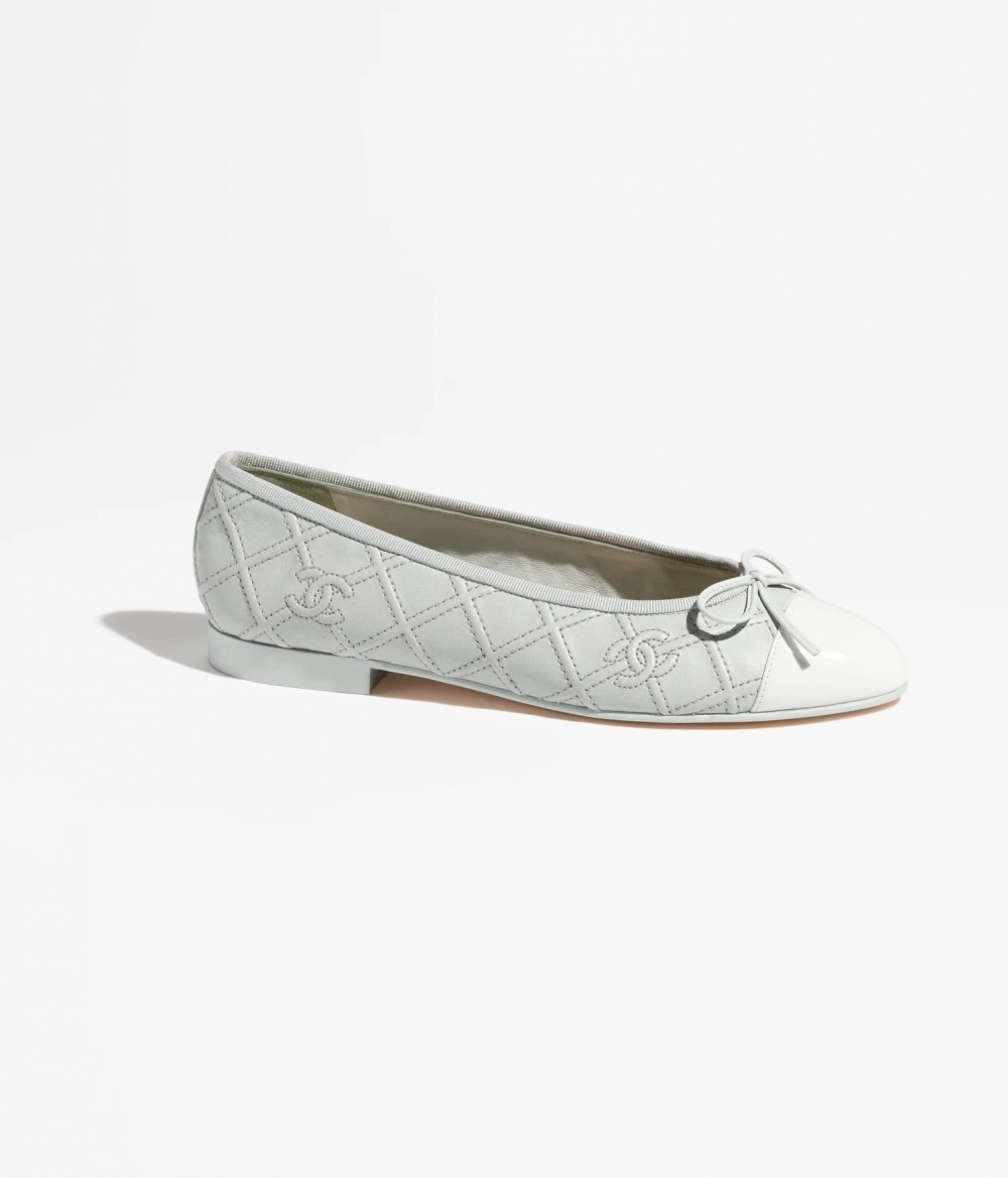 還有推出另一款灰色的款式。