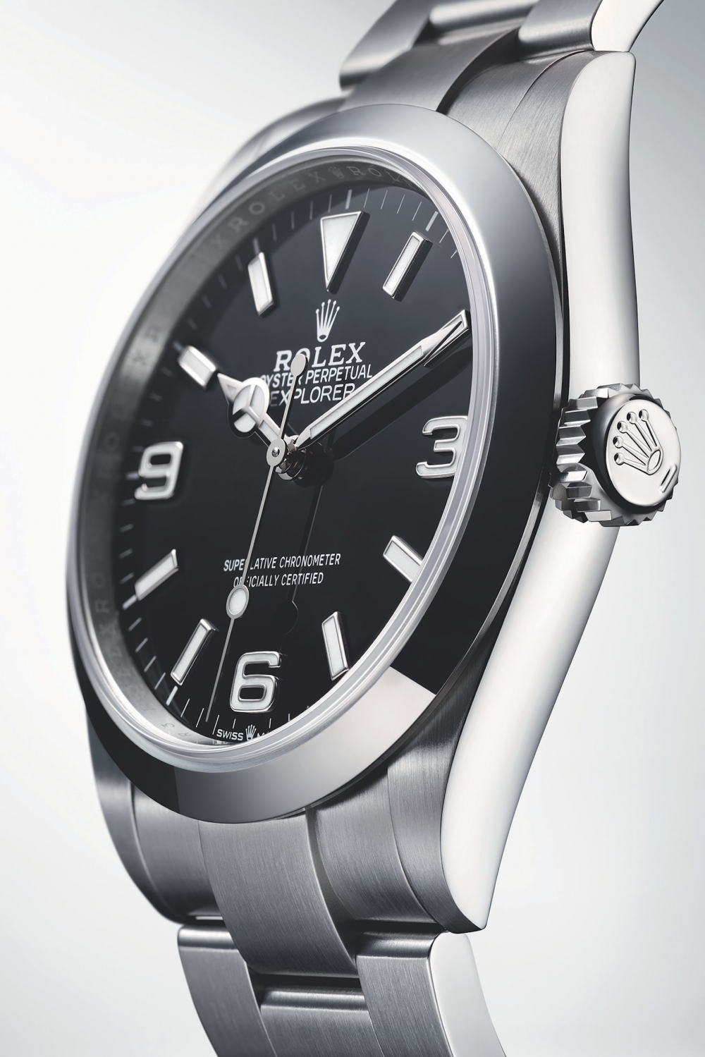 雙扣鎖上鏈錶冠具備雙重防水系統,展現堅固與可靠性能