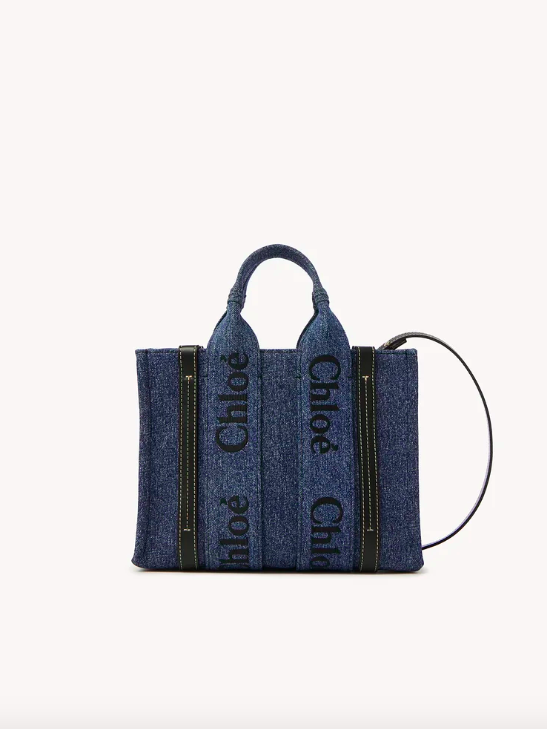 換上牛仔面料的Small Woody Tote Bag。