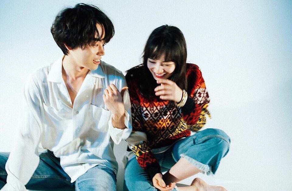 肢體語言都透露著遇見對的人真好