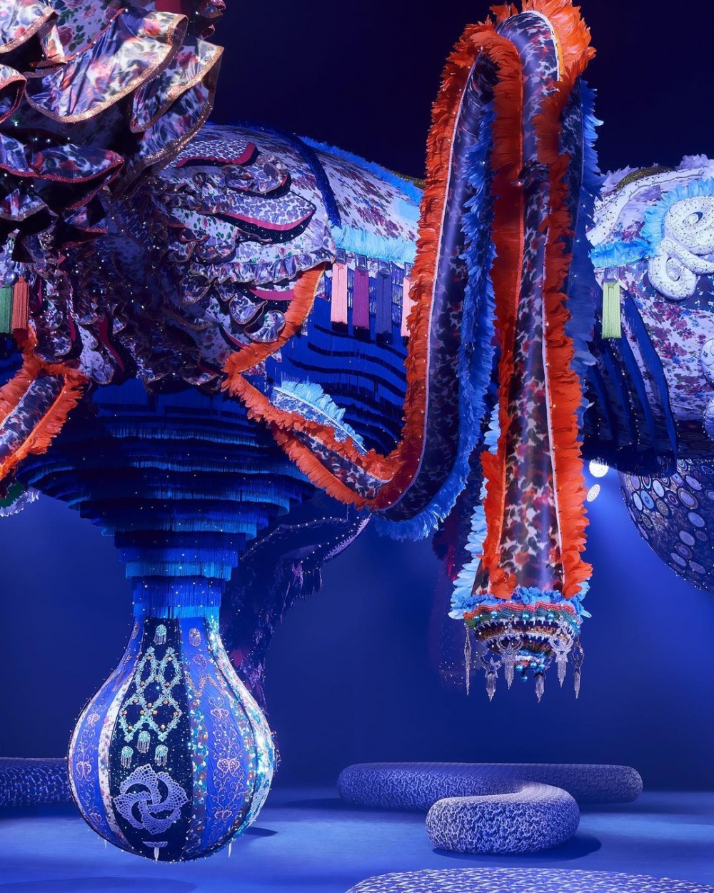 將秀場轉化為一場情感濃厚的藝術交匯