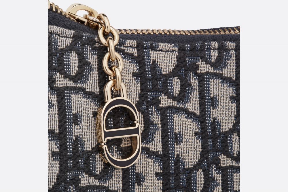 拉鏈開合搭配 CD 拉鏈頭