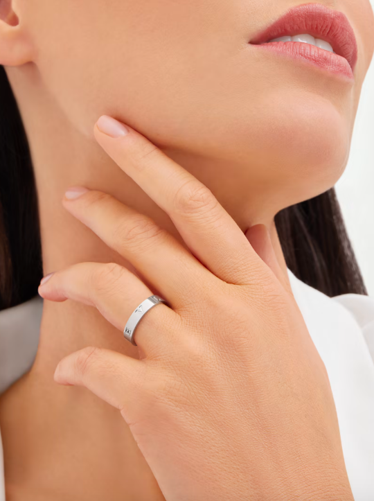 摩登又簡約的設計。