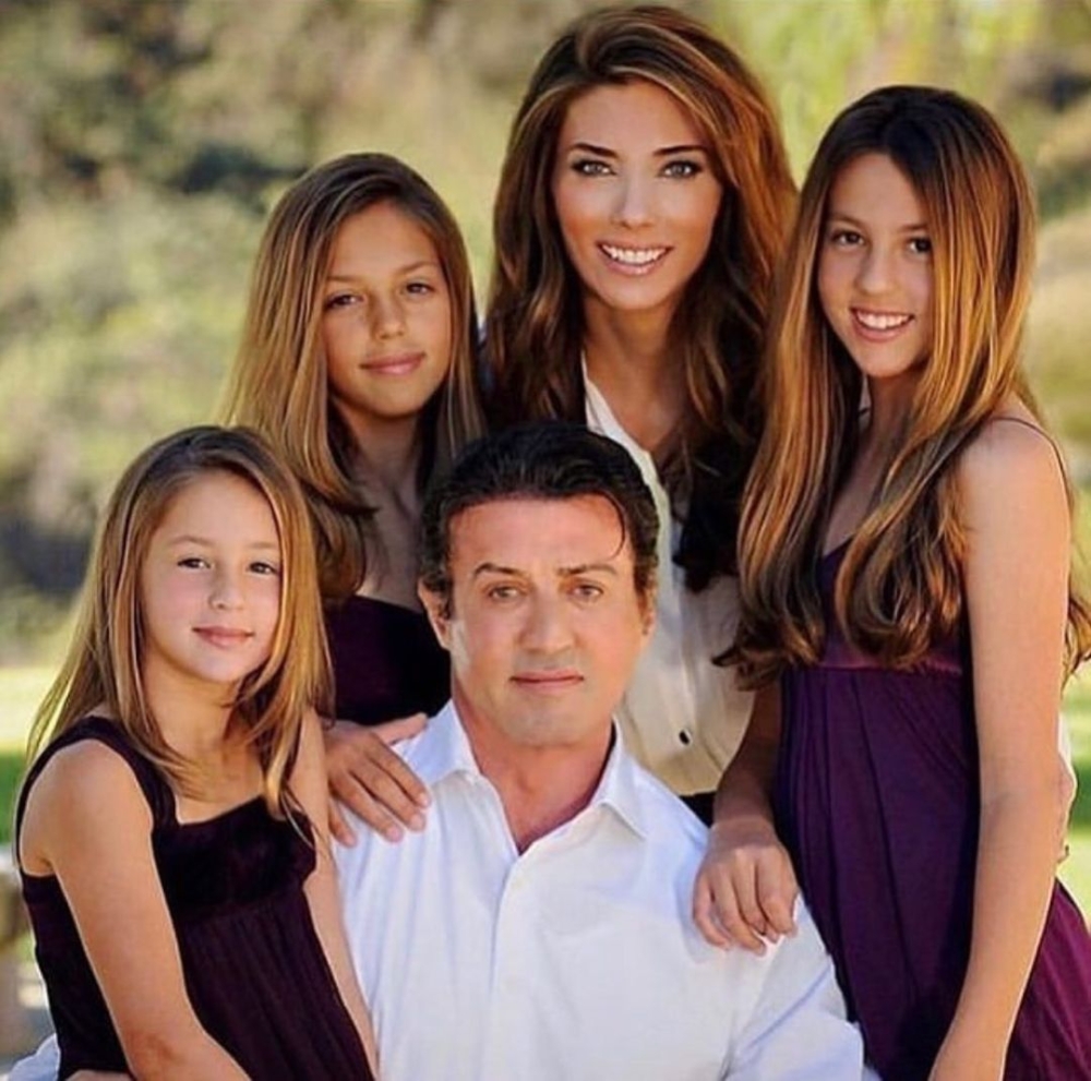 全家人都高顏值，也成為話題焦點。