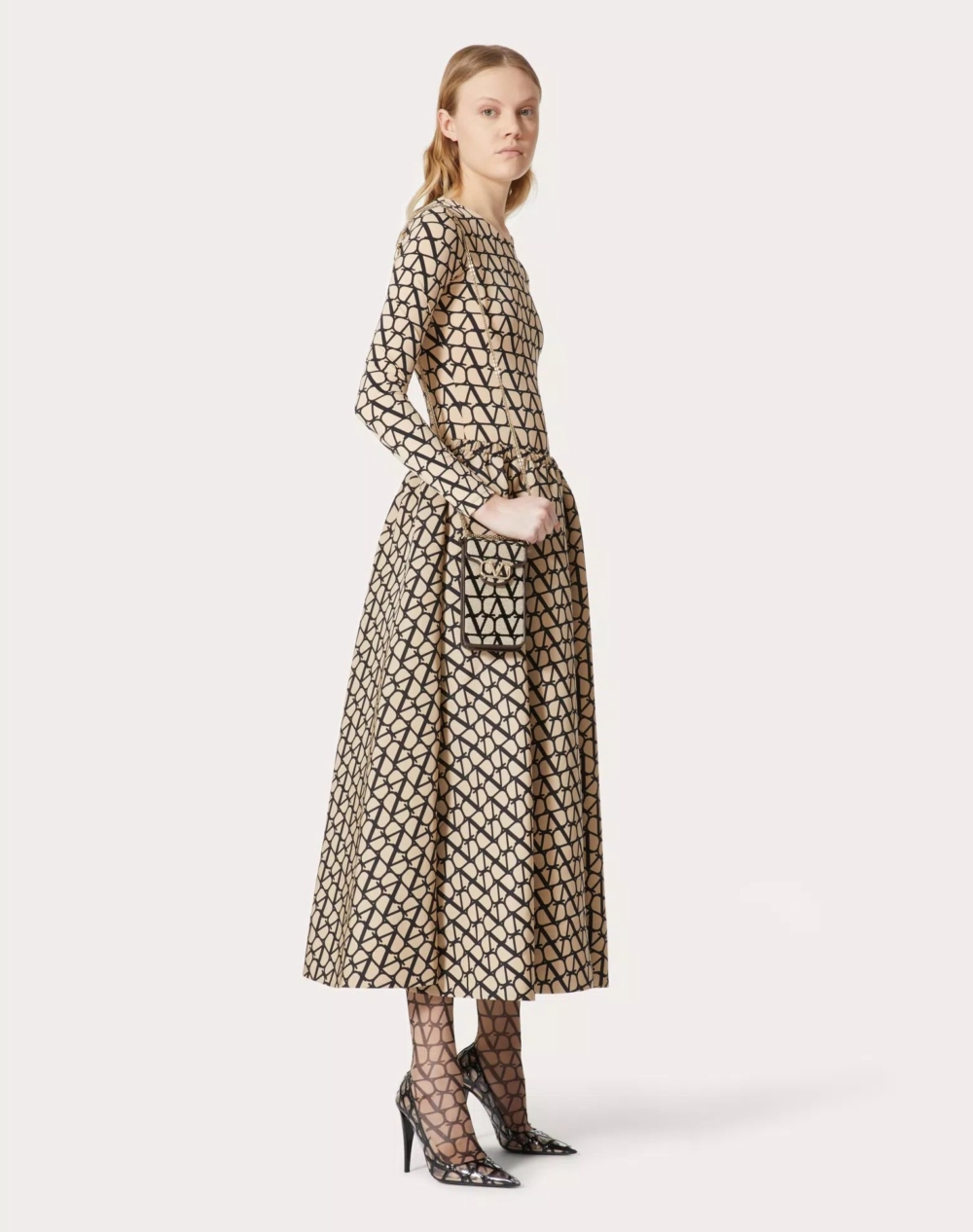 出門時,你我都會需要帶上的手機袋。