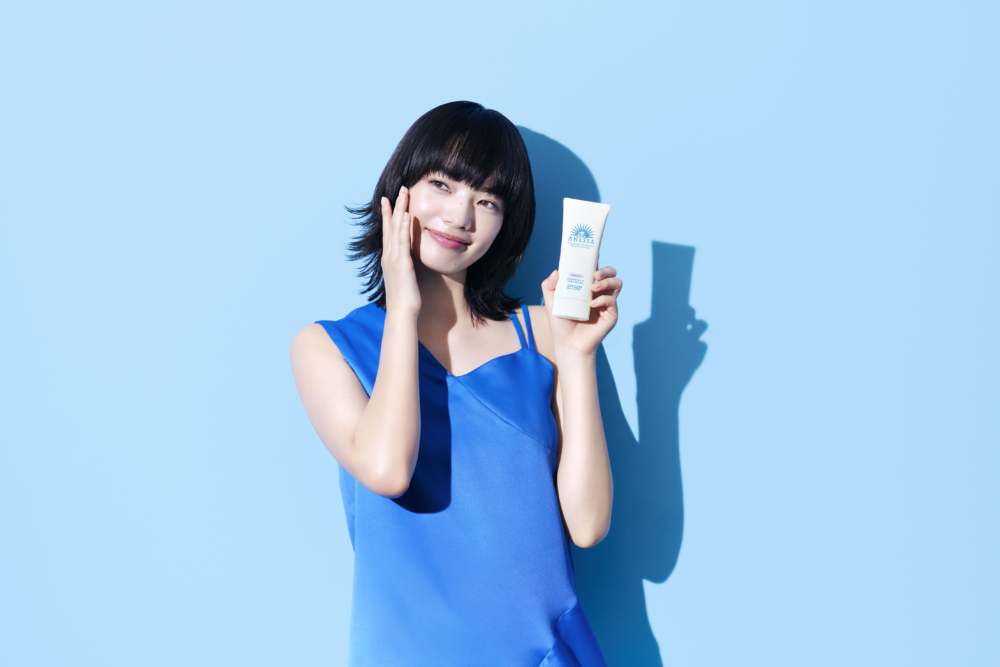 ANESSA矚目新品亮白美肌UV水感乳霜SPF50+ PA++++,蘊含活性亮白成分「m-傳明酸」。