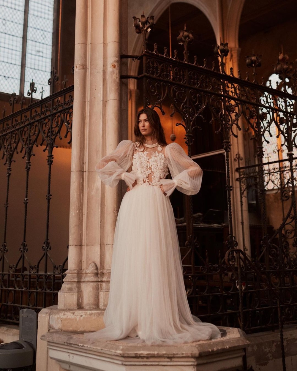 於 2016 年推出了「Christie Nicole Bridal」同名系列婚紗品牌