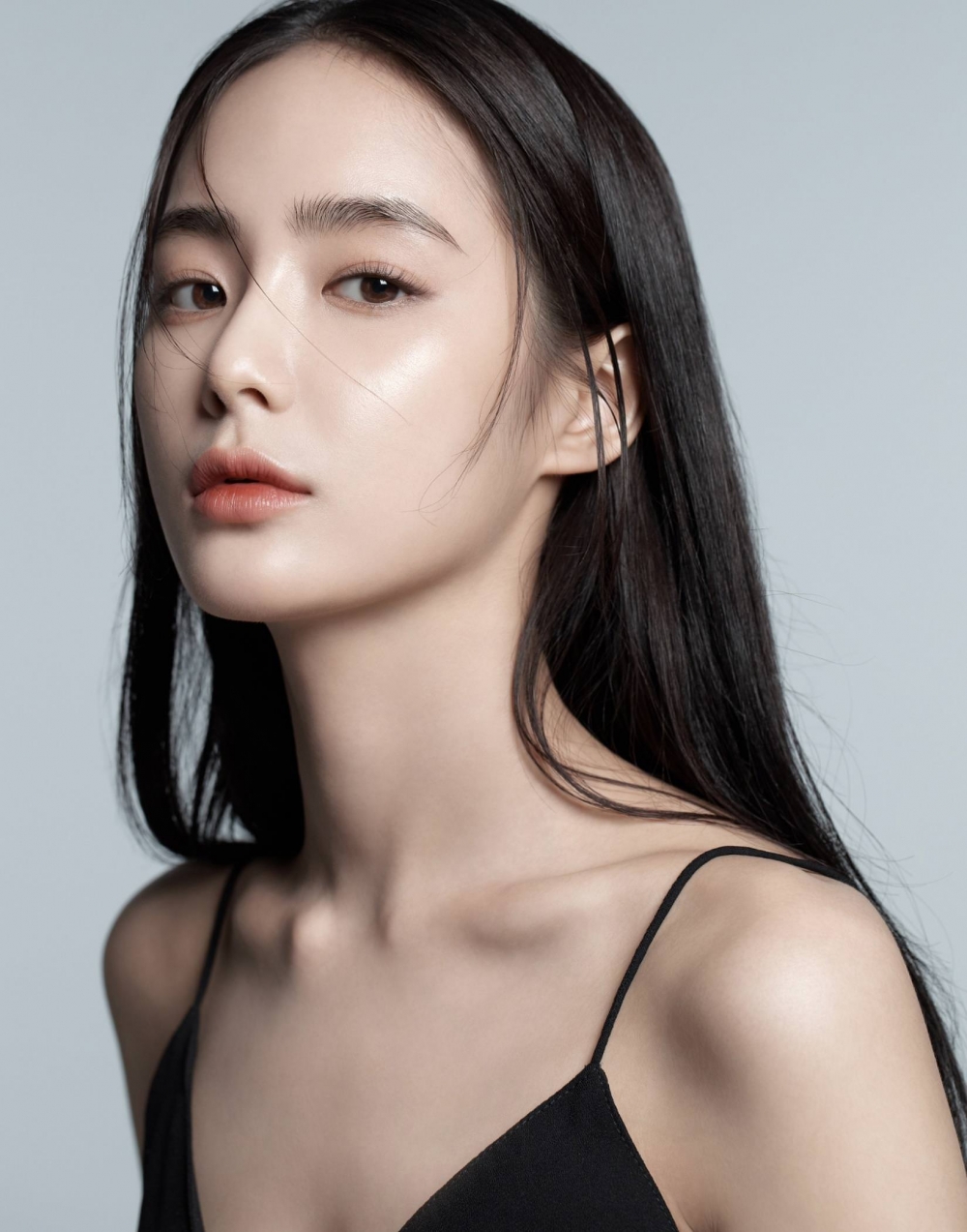 韓國模特兒兼演員洪秀珠HONG SUZU。