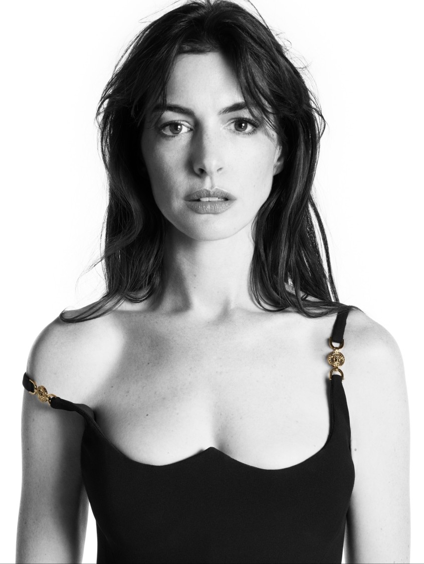 標誌性的金色Medusa細節