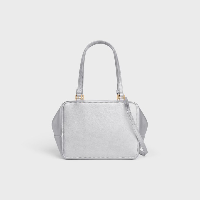 採用光滑小牛皮襯裡