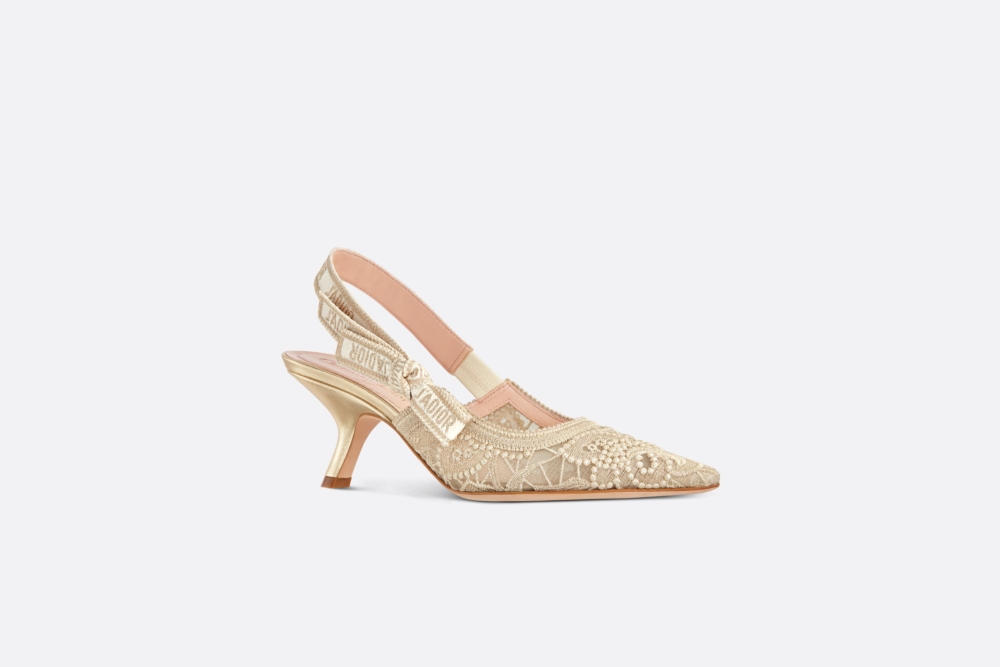 透明網眼布刺繡綴以金色色調 D-Lace 花邊結主題圖案