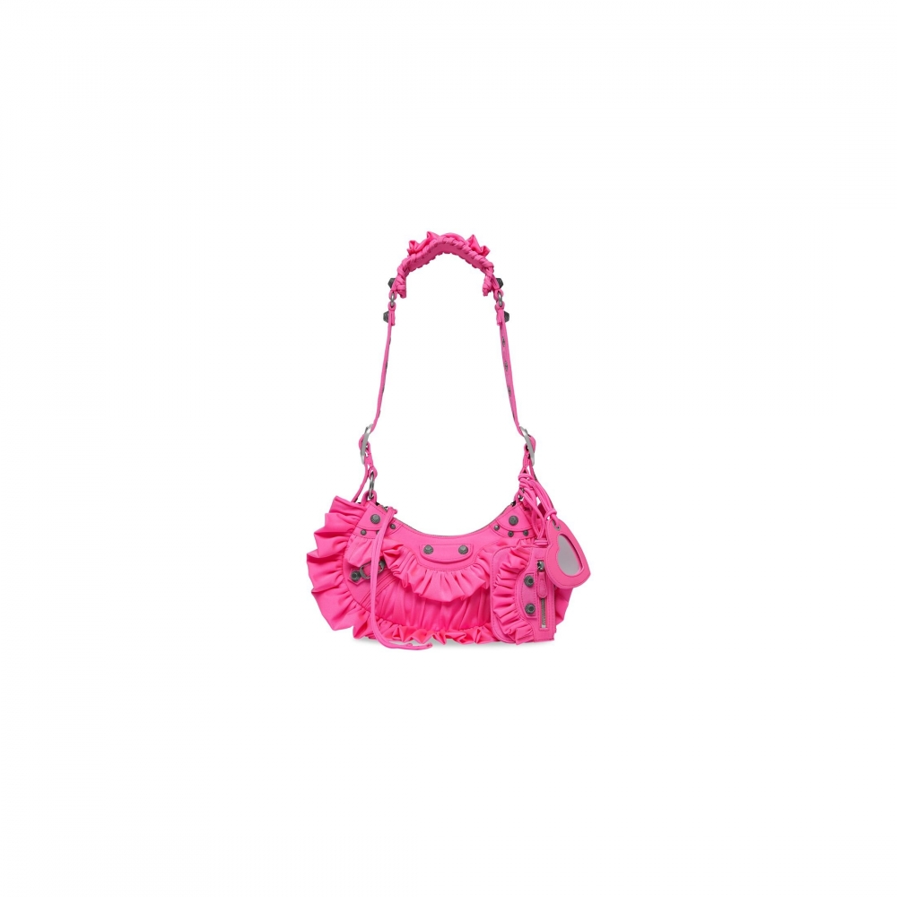 桃粉色的Le Cagole XS荷葉邊單肩包。