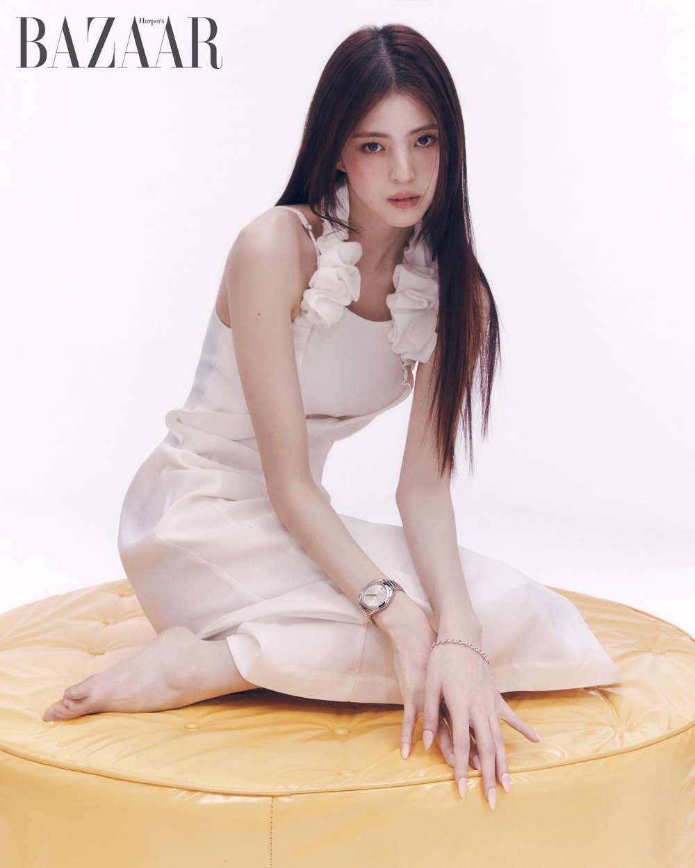 通過鏡頭都能感受到那股電流,在鏡頭前展現高超的時尚表現能力