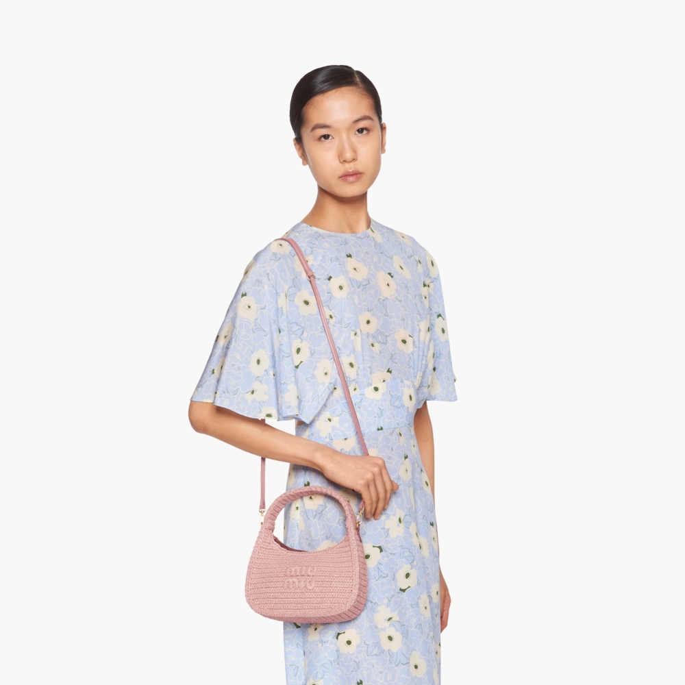 編織材質帶來夏季時尚感