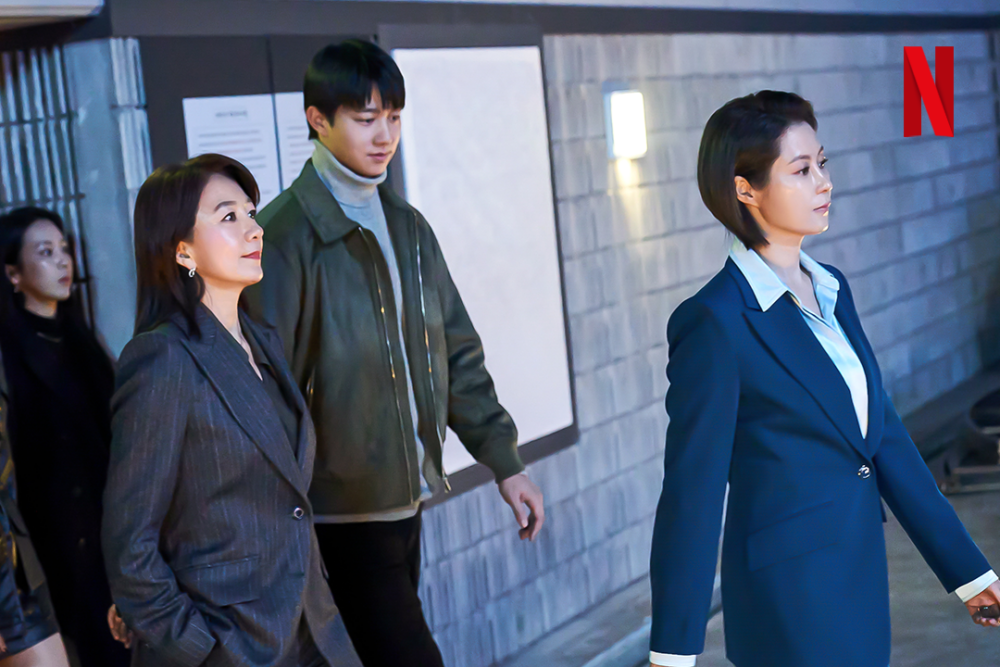 Netflix熱播韓劇《造后者》(Queenmaker)