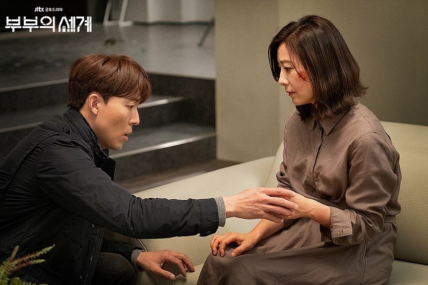 細膩詮釋女性在愛恨與慾望之間的糾葛,展現影后級的演技