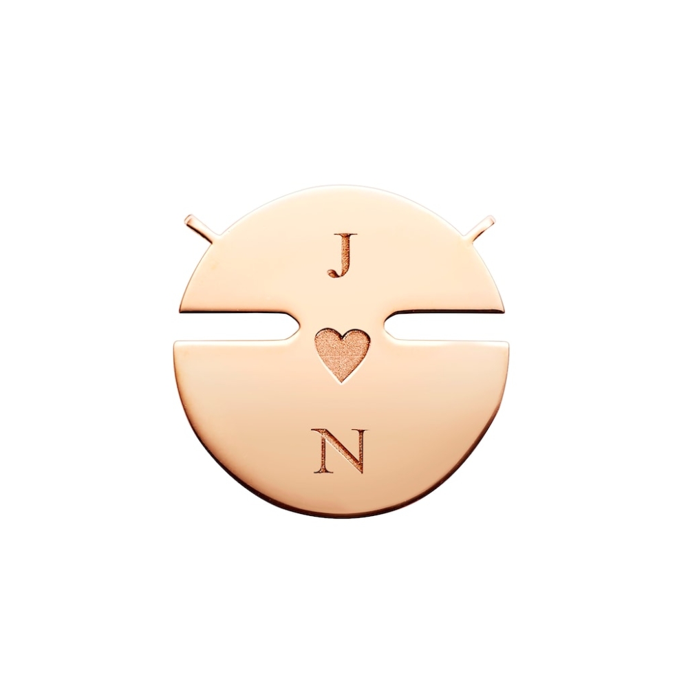 背面可以鐫刻文字。