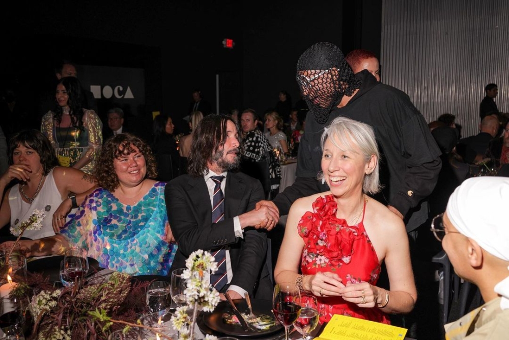 兩人的一舉一動也都受到關注。