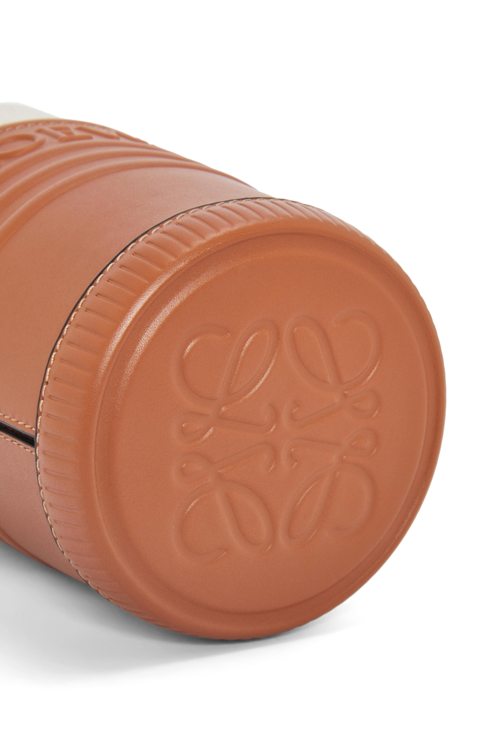 LOEWE小牛皮Jardinier口袋包咖啡色