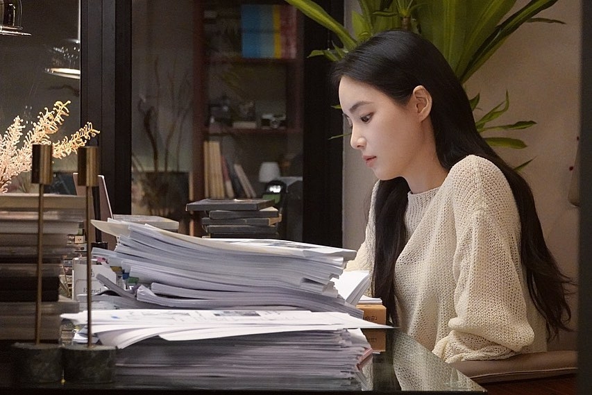 洪秀珠漸漸在演員身分打開知名度。