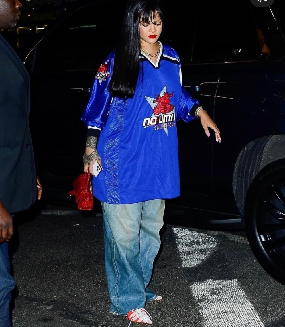 Rihanna也曾穿上它。