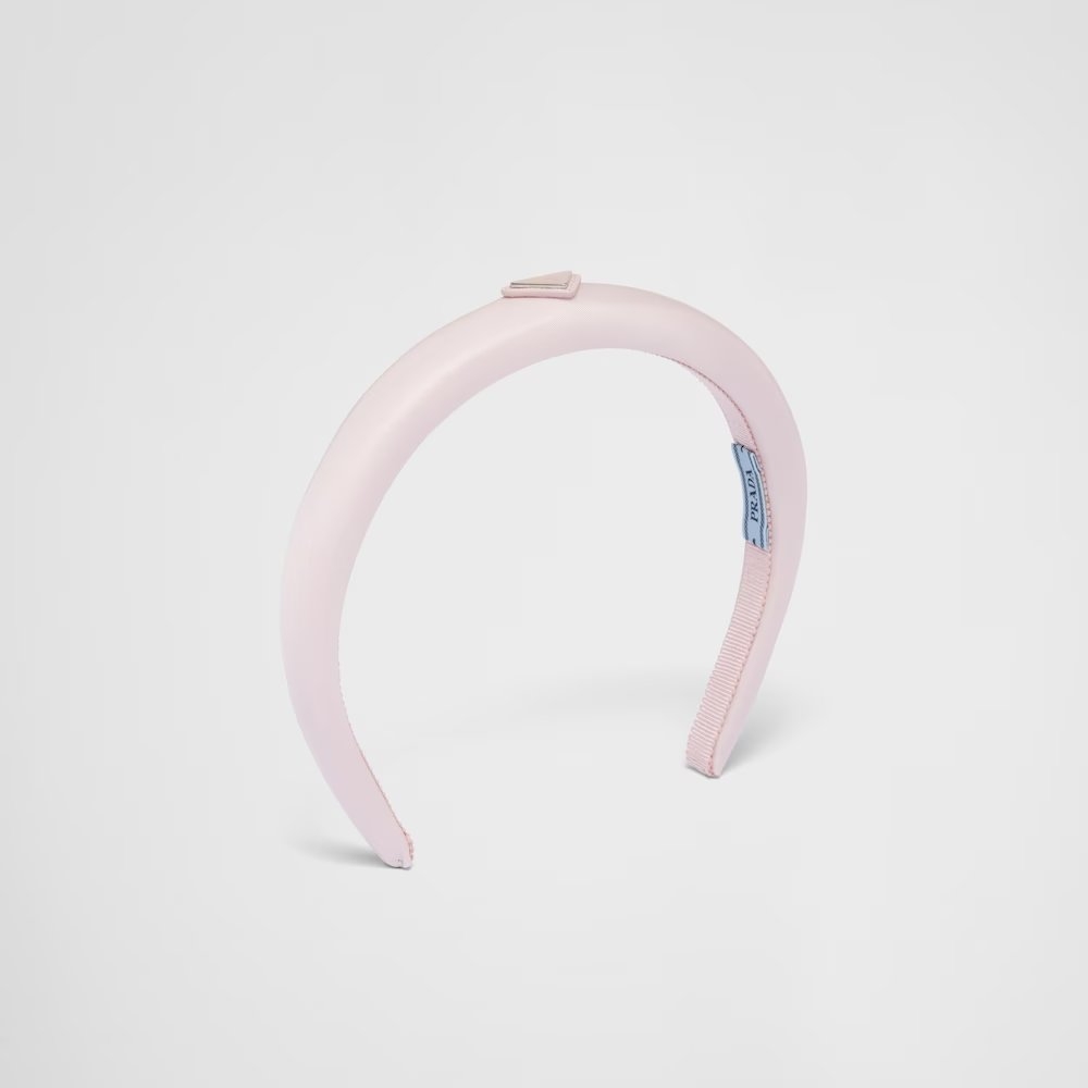 雪花石膏粉的Re-Nylon Headband。