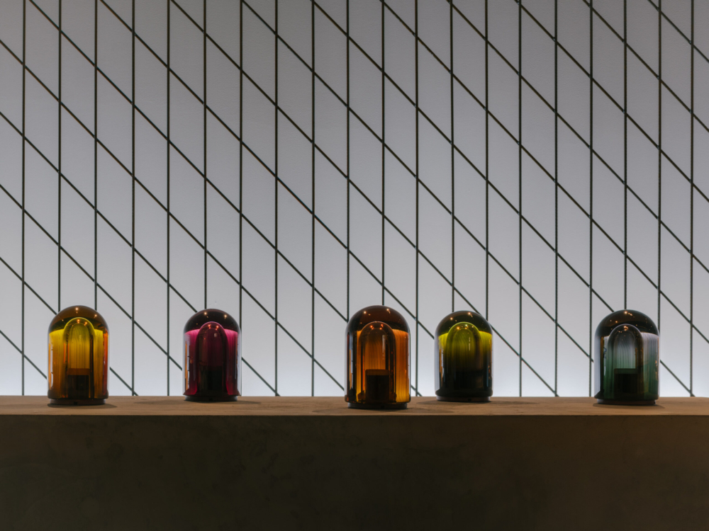 Hermès也帶來簡約唯美的吹製玻璃燈飾