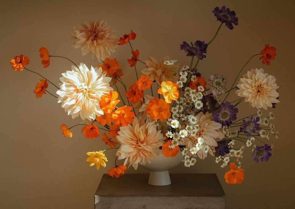 擅長為婚禮和大型活動設計藝術花藝作品