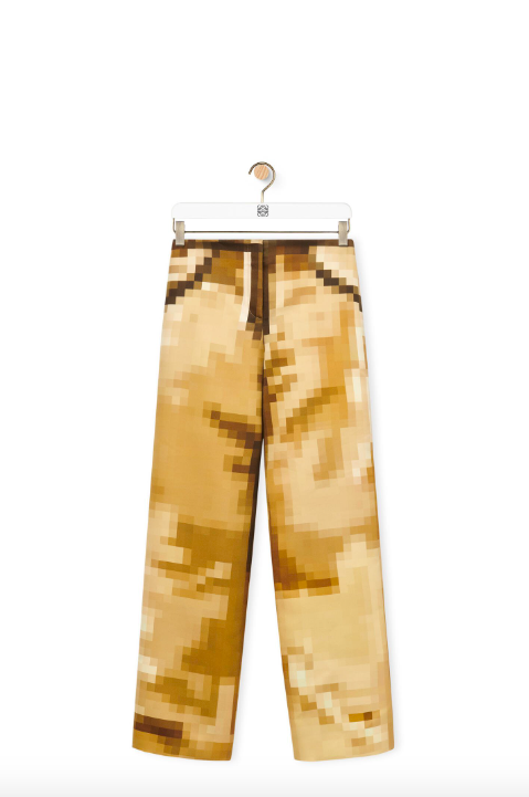 Pixelated Trousers in Duchesse Silk Satin。