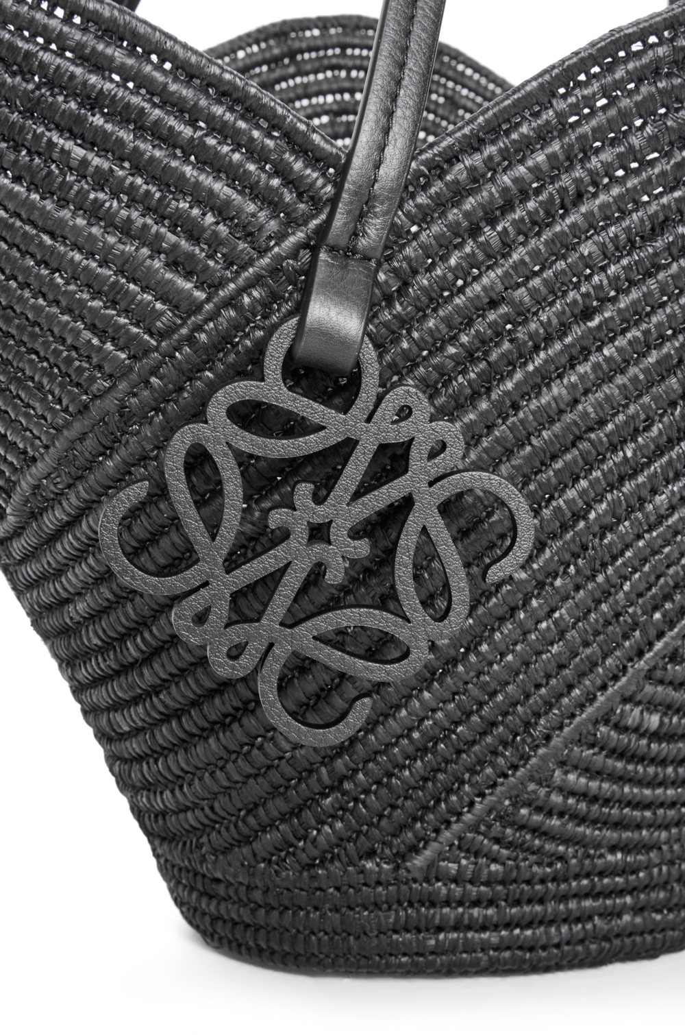 懸掛式小牛皮 Anagram