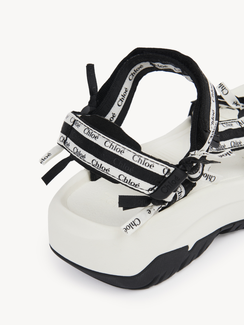 讓你擁有一雙舒適又時髦的款式。